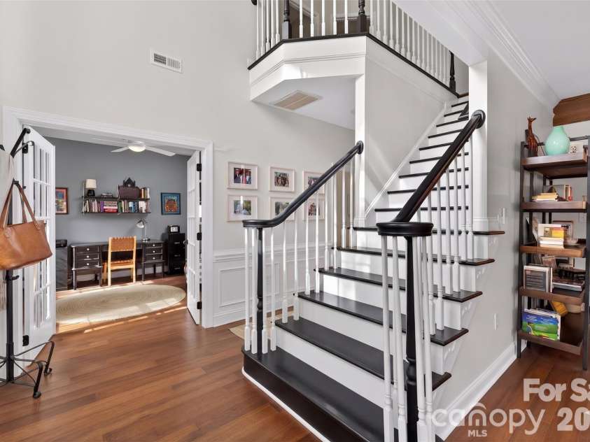12535 Cedar Post Lane, Charlotte, NC 28215.  MLS# CAR4367943, YatesRealty ID 18283. 