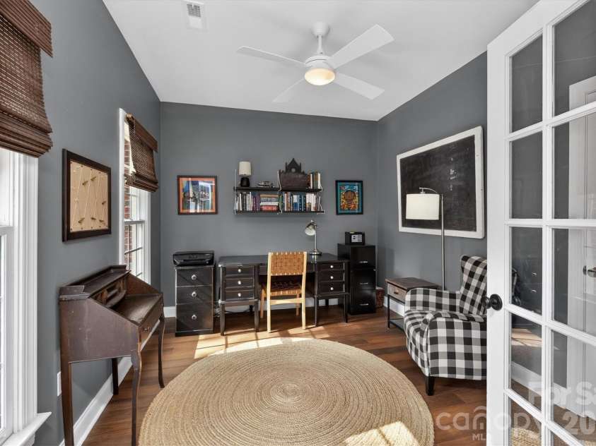 12535 Cedar Post Lane, Charlotte, NC 28215.  MLS# CAR4367943, YatesRealty ID 18283. 