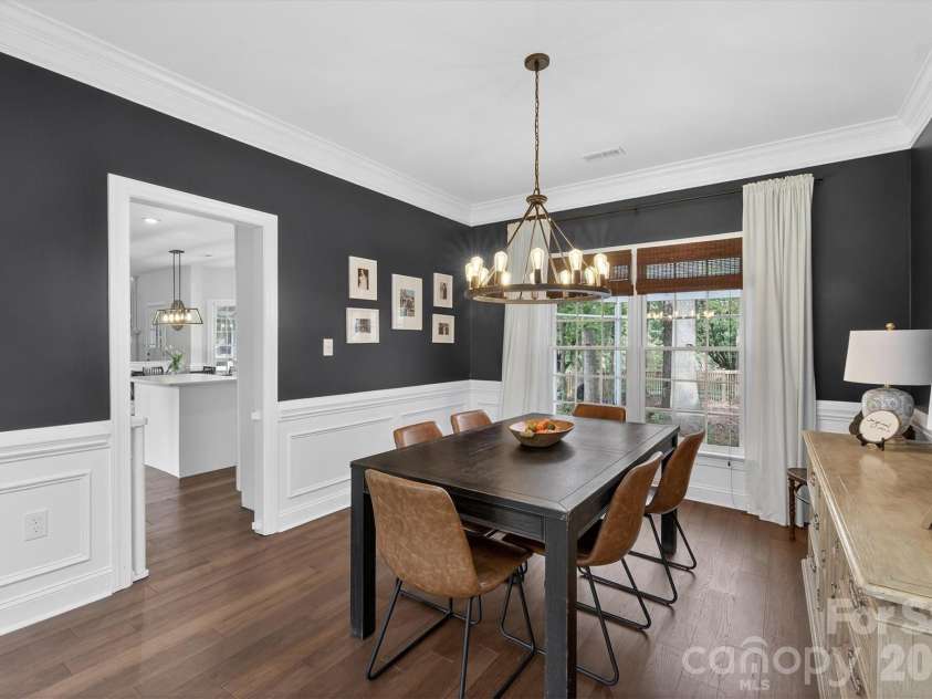 12535 Cedar Post Lane, Charlotte, NC 28215.  MLS# CAR4367943, YatesRealty ID 18283. 