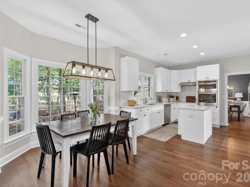 12535 Cedar Post Lane, Charlotte, NC 28215.  MLS# CAR4367943, YatesRealty ID 18283. 