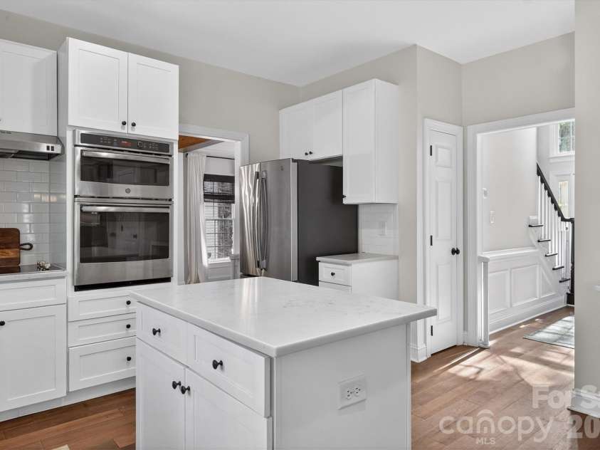 12535 Cedar Post Lane, Charlotte, NC 28215.  MLS# CAR4367943, YatesRealty ID 18283. 