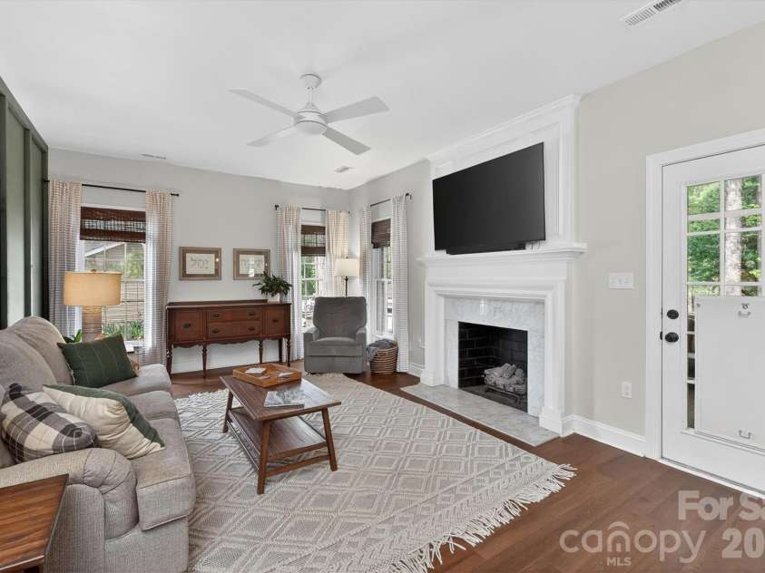 12535 Cedar Post Lane, Charlotte, NC 28215.  MLS# CAR4367943, YatesRealty ID 18283. 