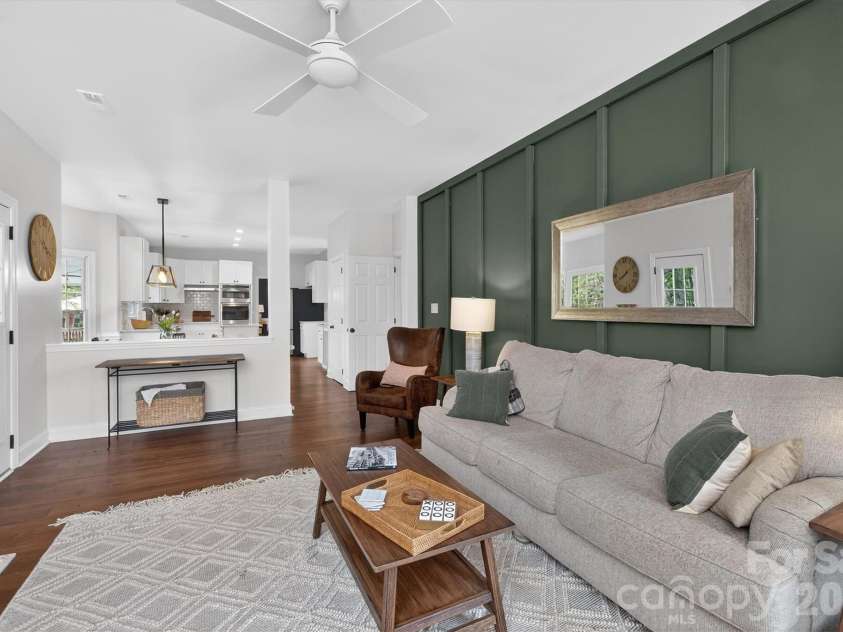 12535 Cedar Post Lane, Charlotte, NC 28215.  MLS# CAR4367943, YatesRealty ID 18283. 