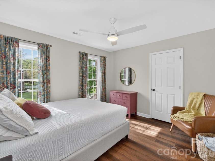 12535 Cedar Post Lane, Charlotte, NC 28215.  MLS# CAR4367943, YatesRealty ID 18283. 