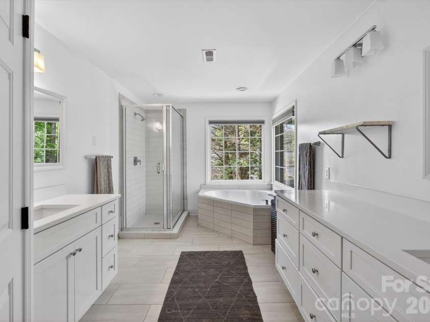 12535 Cedar Post Lane, Charlotte, NC 28215.  MLS# CAR4367943, YatesRealty ID 18283. 