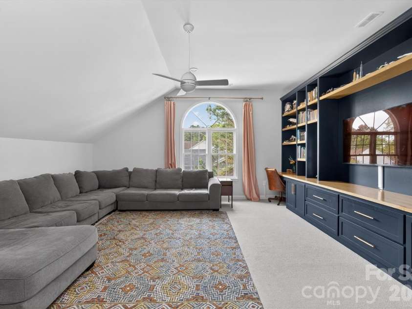 12535 Cedar Post Lane, Charlotte, NC 28215.  MLS# CAR4367943, YatesRealty ID 18283. 