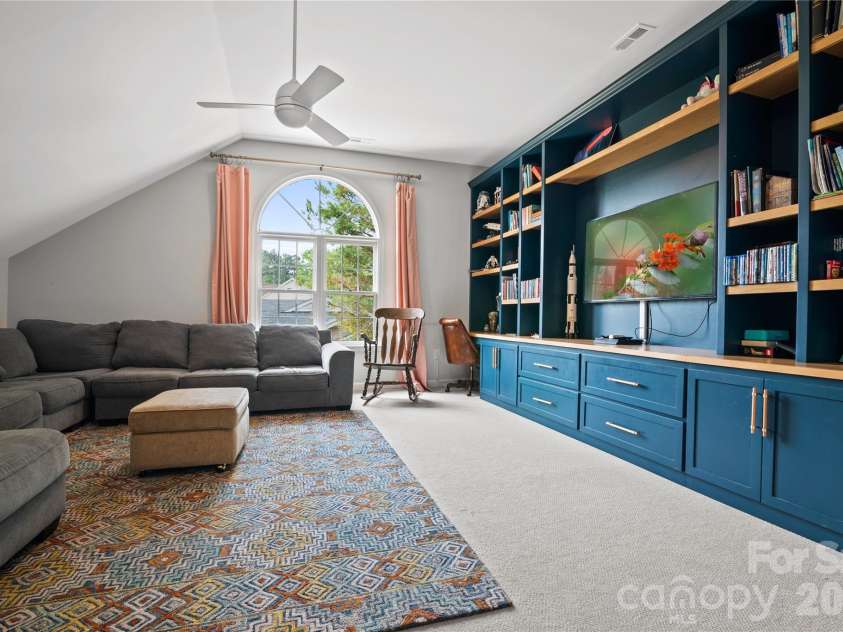 12535 Cedar Post Lane, Charlotte, NC 28215.  MLS# CAR4367943, YatesRealty ID 18283. 