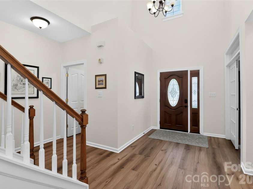 10713 Huntington Meadow Lane, Charlotte, NC 28273.  MLS# CAR4372040, YatesRealty ID 18284. 