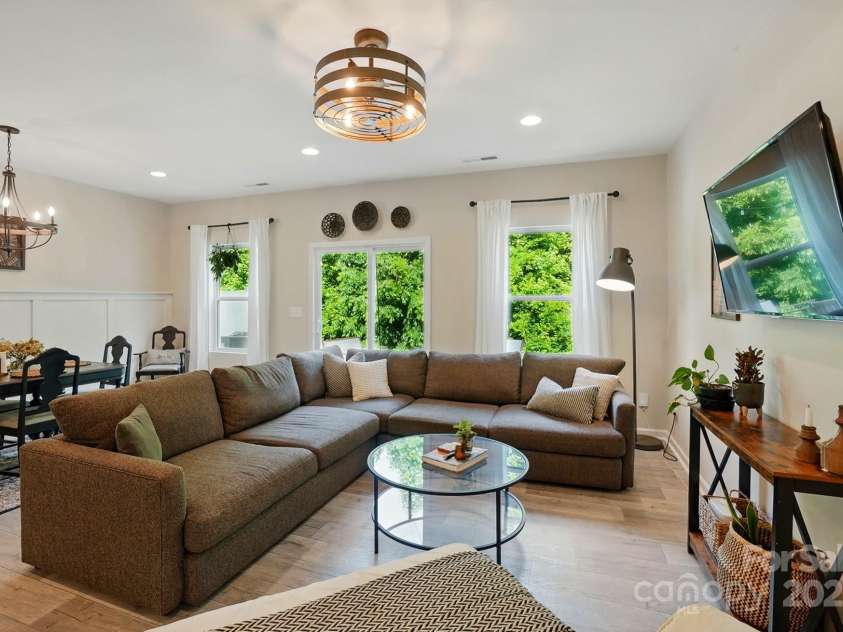 12021 Basking Drive, Charlotte, NC 28214.  MLS# CAR4255117, YatesRealty ID 18284. 