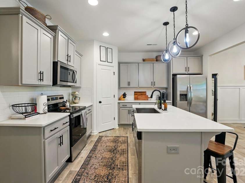 12021 Basking Drive, Charlotte, NC 28214.  MLS# CAR4255117, YatesRealty ID 18284. 