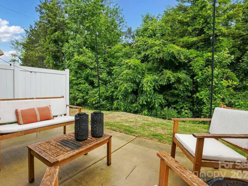 12021 Basking Drive, Charlotte, NC 28214.  MLS# CAR4255117, YatesRealty ID 18284. 