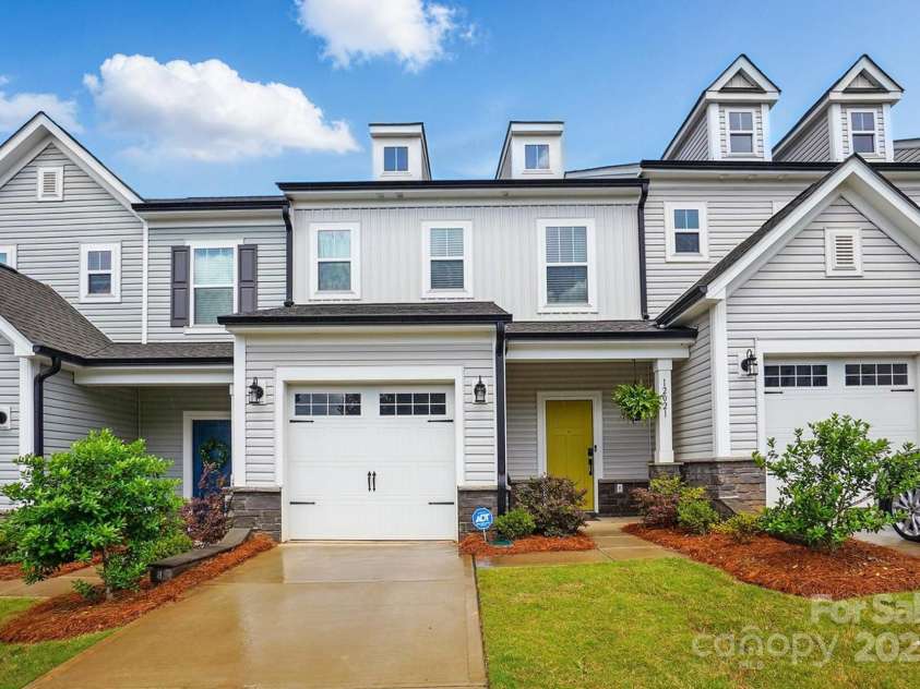12021 Basking Drive, Charlotte, NC 28214.  MLS# CAR4255117, YatesRealty ID 18284. 