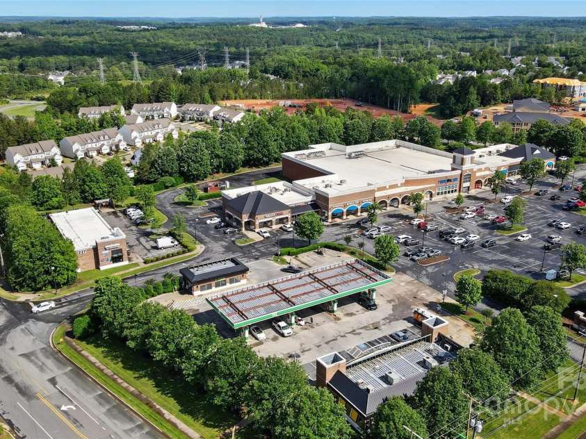 12021 Basking Drive, Charlotte, NC 28214.  MLS# CAR4255117, YatesRealty ID 18284. 