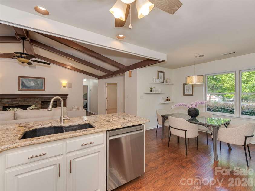 6911 Birdsong Lane, Waxhaw, NC 28173.  MLS# CAR4374660, YatesRealty ID 18285. 