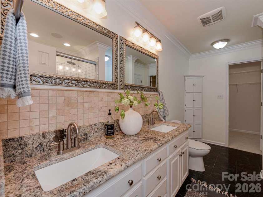 6911 Birdsong Lane, Waxhaw, NC 28173.  MLS# CAR4374660, YatesRealty ID 18285. 