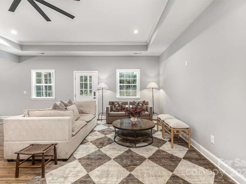 813 Montreat Drive, Dallas, NC 28034.  MLS# CAR4264277, YatesRealty ID 18285. 