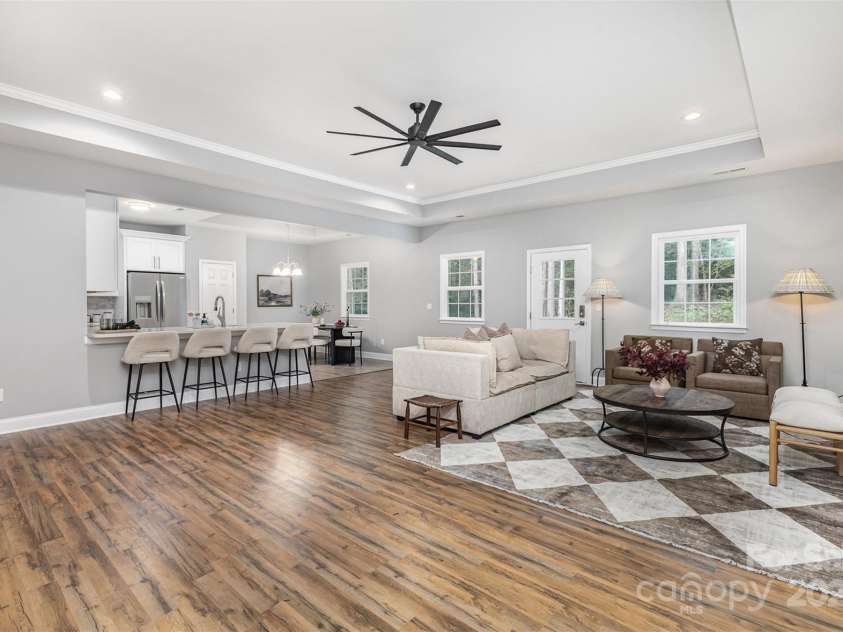 813 Montreat Drive, Dallas, NC 28034.  MLS# CAR4264277, YatesRealty ID 18285. 