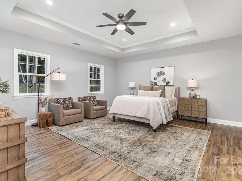 813 Montreat Drive, Dallas, NC 28034.  MLS# CAR4264277, YatesRealty ID 18285. 