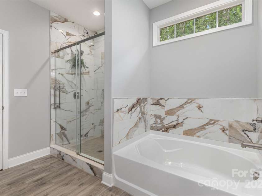 813 Montreat Drive, Dallas, NC 28034.  MLS# CAR4264277, YatesRealty ID 18285. 