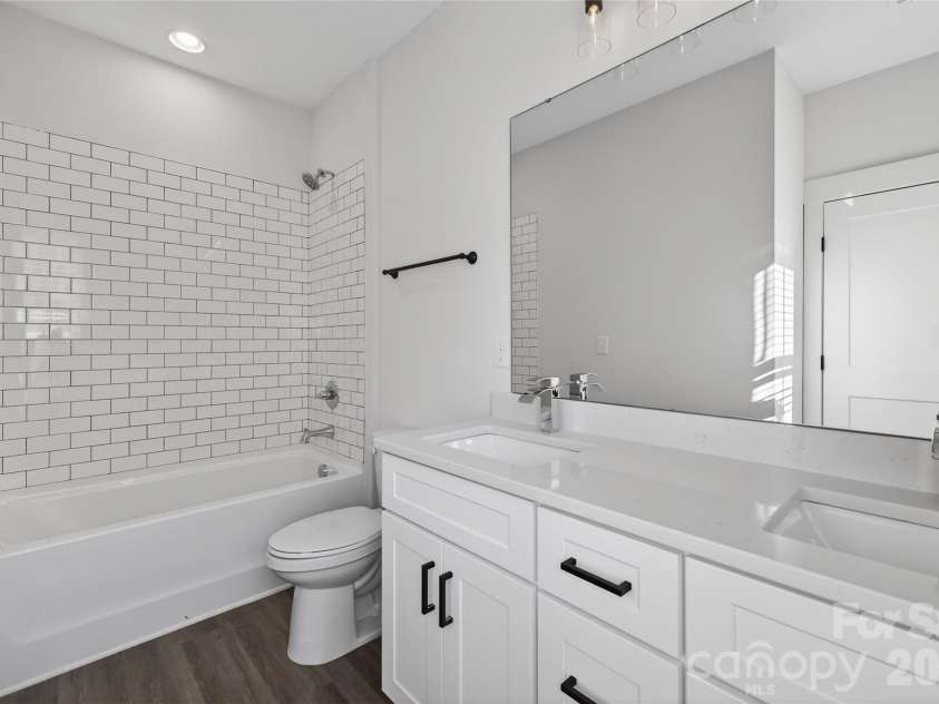 729 Wabash Avenue, Charlotte, NC 28208.  MLS# CAR4330495, YatesRealty ID 18286. 