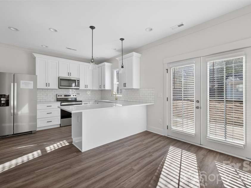 729 Wabash Avenue, Charlotte, NC 28208.  MLS# CAR4330495, YatesRealty ID 18286. 