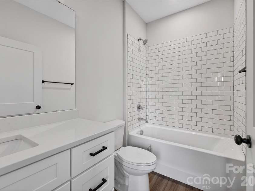 729 Wabash Avenue, Charlotte, NC 28208.  MLS# CAR4330495, YatesRealty ID 18286. 