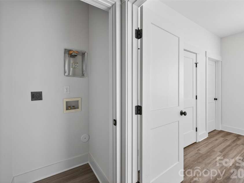 729 Wabash Avenue, Charlotte, NC 28208.  MLS# CAR4330495, YatesRealty ID 18286. 
