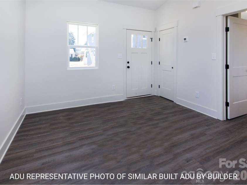 729 Wabash Avenue, Charlotte, NC 28208.  MLS# CAR4330495, YatesRealty ID 18286. 