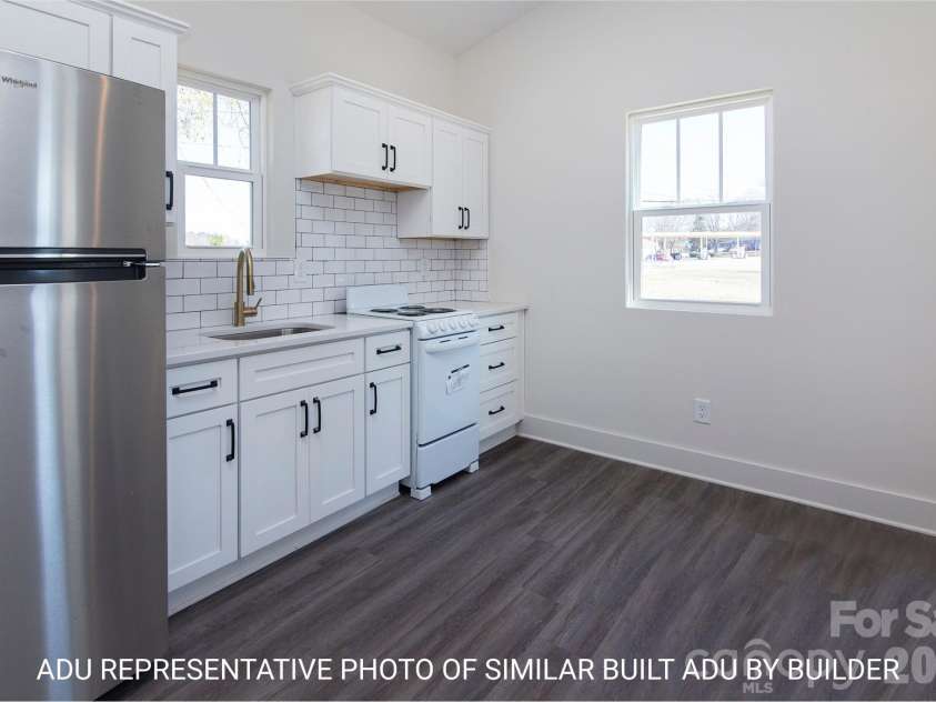 729 Wabash Avenue, Charlotte, NC 28208.  MLS# CAR4330495, YatesRealty ID 18286. 