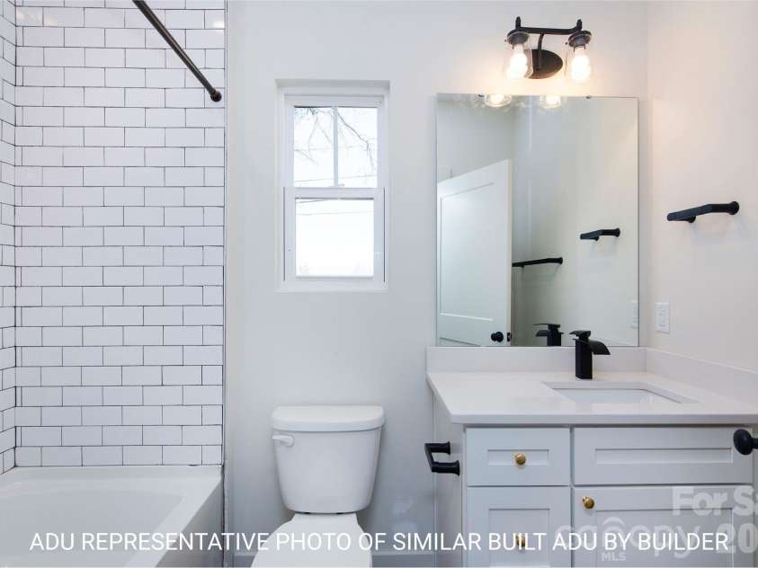729 Wabash Avenue, Charlotte, NC 28208.  MLS# CAR4330495, YatesRealty ID 18286. 