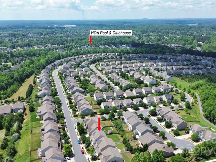 8916 Inverness Bay Road, Charlotte, NC 28278.  MLS# CAR4258017, YatesRealty ID 18286. Aerial view of the home and proximity to the community amenities