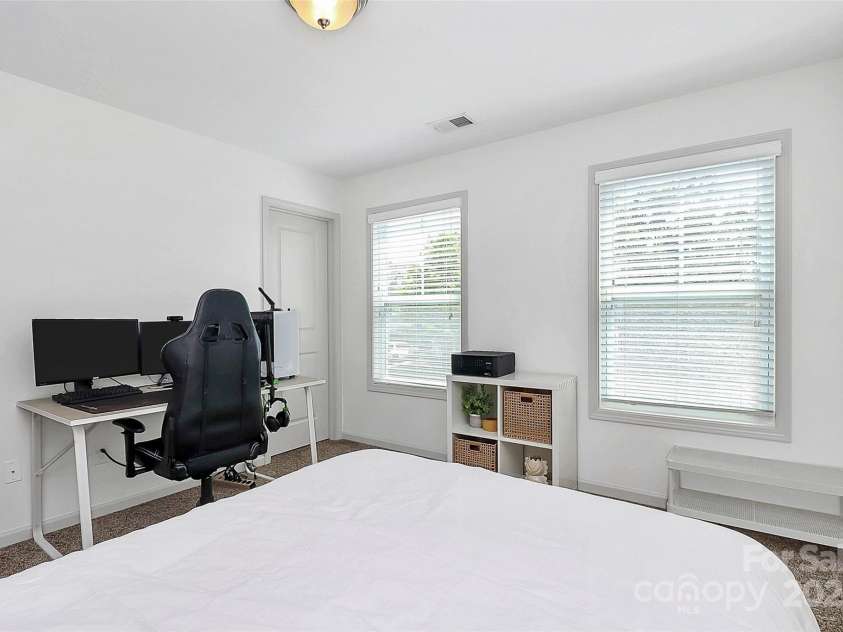 8916 Inverness Bay Road, Charlotte, NC 28278.  MLS# CAR4258017, YatesRealty ID 18286. Great natural light in the first secondary bedroom