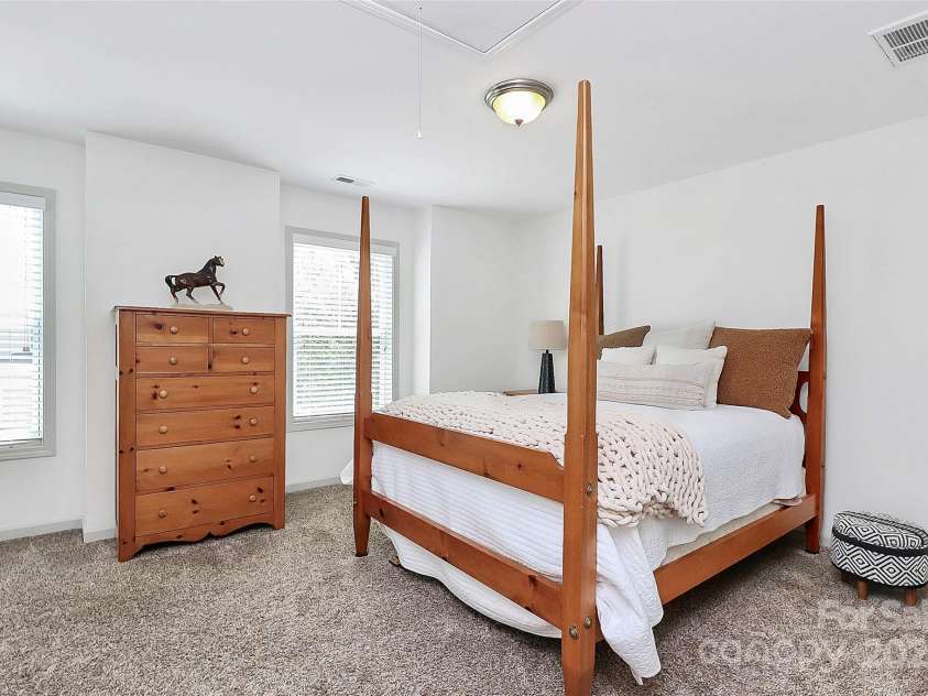 8916 Inverness Bay Road, Charlotte, NC 28278.  MLS# CAR4258017, YatesRealty ID 18286. Second of three extra bedrooms on the upper level