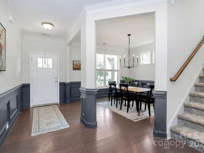 8916 Inverness Bay Road, Charlotte, NC 28278.  MLS# CAR4258017, YatesRealty ID 18286. This home has amazing fit and finish with wainscotting throughout the foyer and formal living room