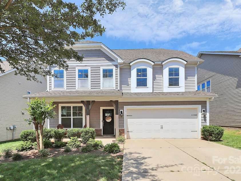 8916 Inverness Bay Road, Charlotte, NC 28278.  MLS# CAR4258017, YatesRealty ID 18286. Welcome home!