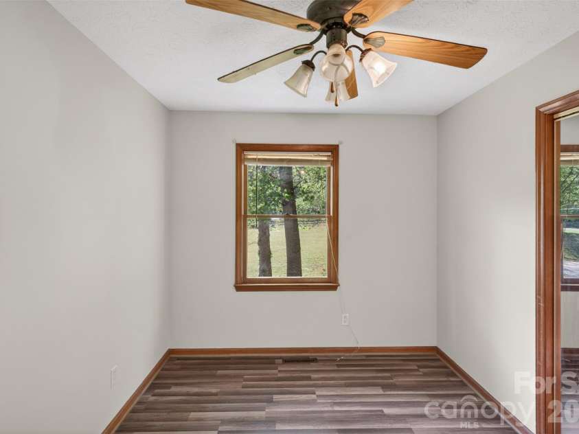 404 Ciccone Drive, Hendersonville, NC 28791.  MLS# CAR4372764, YatesRealty ID 18287. 