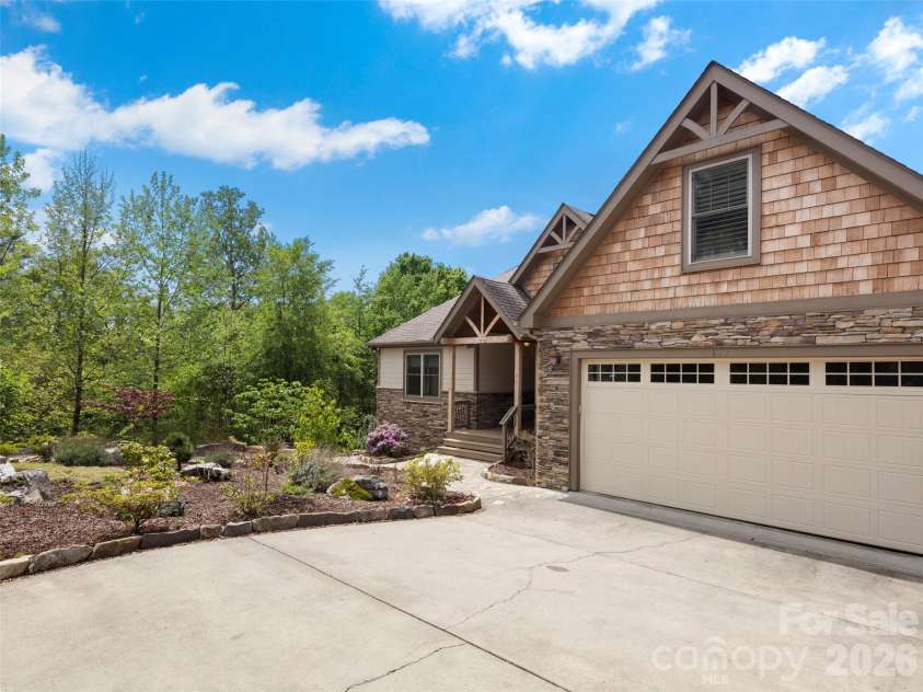 100 Klein Street, Asheville, NC 28805.  MLS# CAR4358648, YatesRealty ID 18288. 