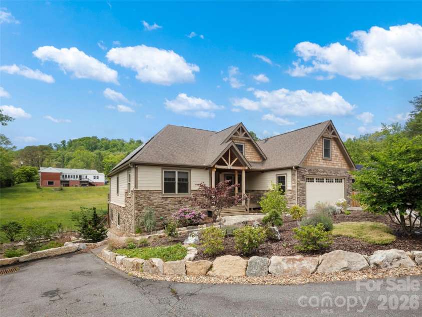 100 Klein Street, Asheville, NC 28805.  MLS# CAR4358648, YatesRealty ID 18288. 