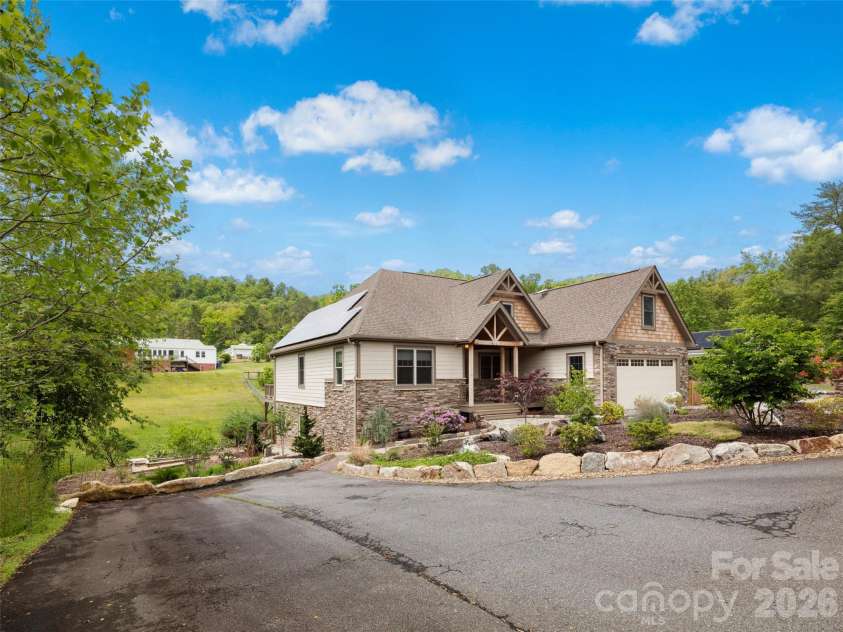 100 Klein Street, Asheville, NC 28805.  MLS# CAR4358648, YatesRealty ID 18288. 