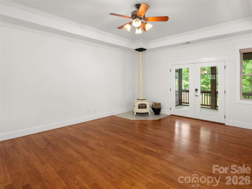 100 Klein Street, Asheville, NC 28805.  MLS# CAR4358648, YatesRealty ID 18288. 