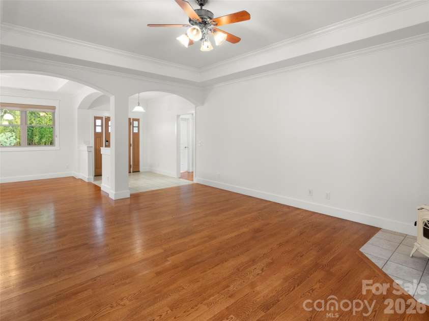 100 Klein Street, Asheville, NC 28805.  MLS# CAR4358648, YatesRealty ID 18288. 