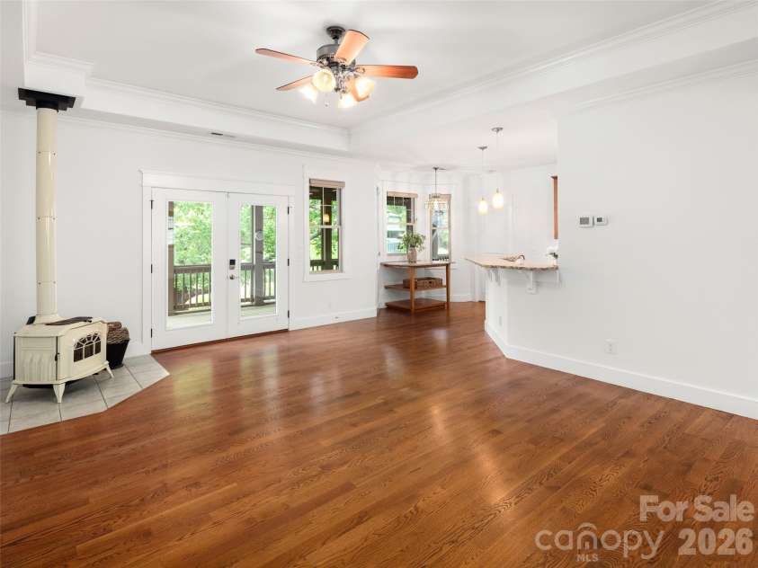 100 Klein Street, Asheville, NC 28805.  MLS# CAR4358648, YatesRealty ID 18288. 