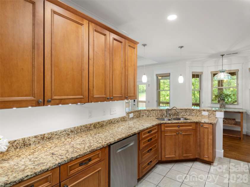 100 Klein Street, Asheville, NC 28805.  MLS# CAR4358648, YatesRealty ID 18288. 
