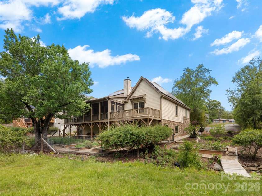 100 Klein Street, Asheville, NC 28805.  MLS# CAR4358648, YatesRealty ID 18288. 