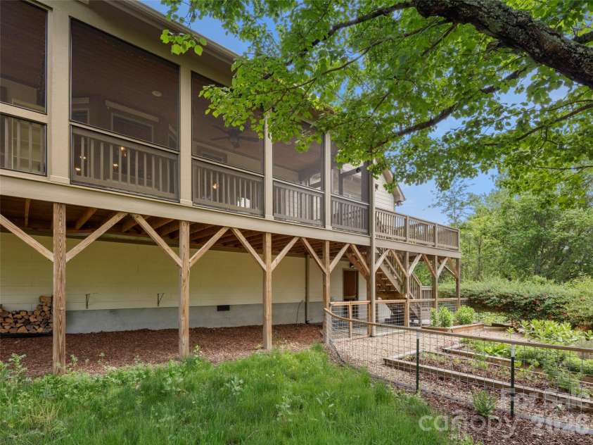 100 Klein Street, Asheville, NC 28805.  MLS# CAR4358648, YatesRealty ID 18288. 