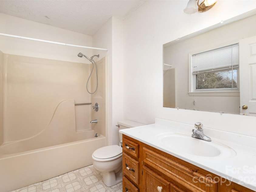 2888 Robinson Road, Newton, NC 28658.  MLS# CAR4227065, YatesRealty ID 1829. 