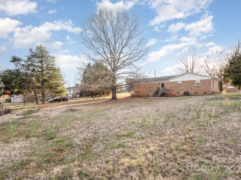 2888 Robinson Road, Newton, NC 28658.  MLS# CAR4227065, YatesRealty ID 1829. 