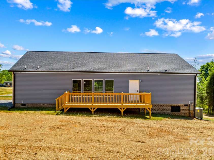 6016 Bridges Street, Catawba, NC 28609.  MLS# CAR4373073, YatesRealty ID 18291. 