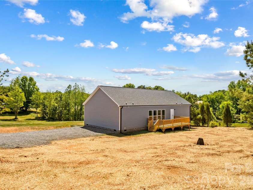 6016 Bridges Street, Catawba, NC 28609.  MLS# CAR4373073, YatesRealty ID 18291. 