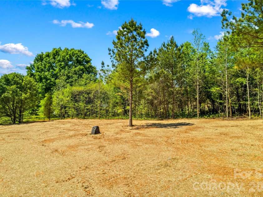 6016 Bridges Street, Catawba, NC 28609.  MLS# CAR4373073, YatesRealty ID 18291. 